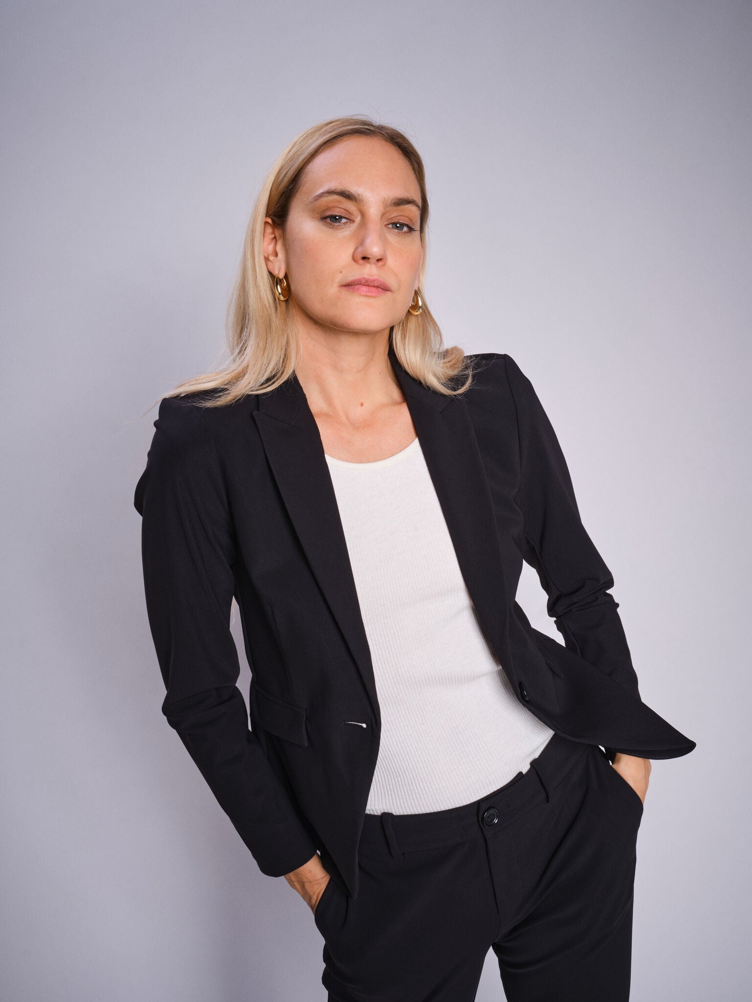 Modelshot / Black / Detail